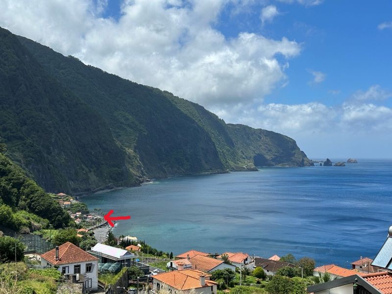 Seixal pohled z kopců na místo kde stojí dům Casa Palmeiras