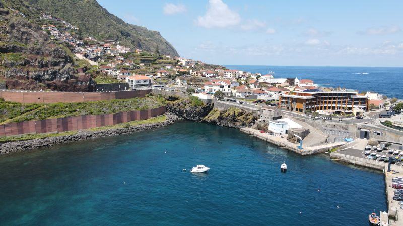 Přístav Porto Moniz